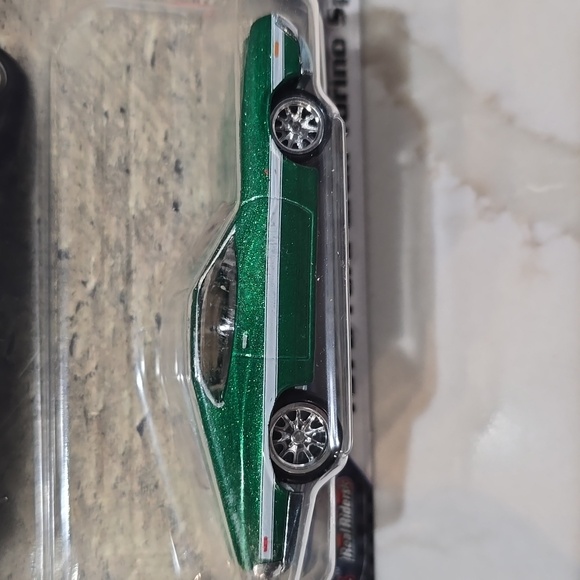 Hot  Wheels Premium 1972 Ford Grand Torino Sport - Picture 2 of 4